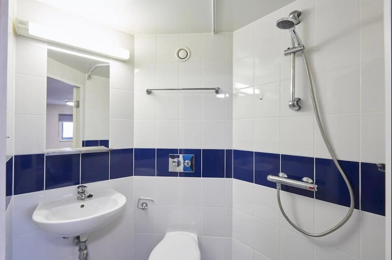 Small Double Ensuite Room Next To The City Centre Leeds  Exterior foto